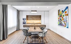 Chalupku - Luxurious Apartment 70M2 In Direct Centrum With Parking Included, Air-Conditioned, Balcony, Quiet Sleep, Best In Town
